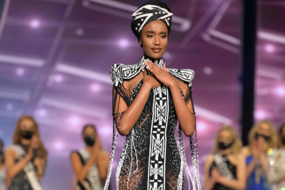 Zozibibi Tunzi, Miss Universo 2019