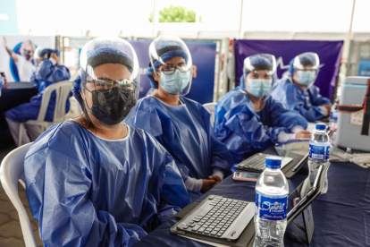 Cierto personal municipal que no aparece en nómina trabaja en temas de pandemia.