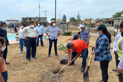 Personal municipal visitó El Morro para realizar una siembra y minga en un parque.