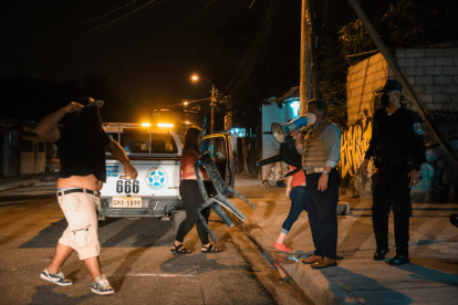 Imagen de un operativos de control nocturno del toque de queda del sábado 15 de mayo en Guayaquil