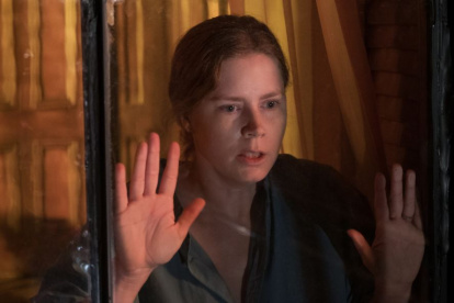 La excelente actuación de Amy Adams sostiene el filme en un derroche de talento.