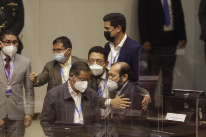 Solo para la elección de la presidenta y los dos vicepresidentes de la Asamblea los independientes se mostraron sólidos.