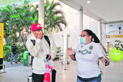 El ecuatoriano del Sporting Lisboa, Gonzalo Plata, tuvo un emotivo recibimiento a su llegada a Guayaquil.