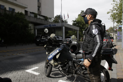 Dispositivo. Desde este domingo 23 de mayo la seguridad se reforzó en los exteriores del hotel Hilton Colón.