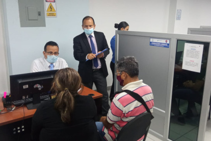 En Luque y Pedro Carbo funciona uno de los dos consultorios jurídicos de la Universidad de Guayaquil.