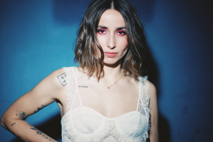 Promociona su quinto álbum de estudio, PUTA.