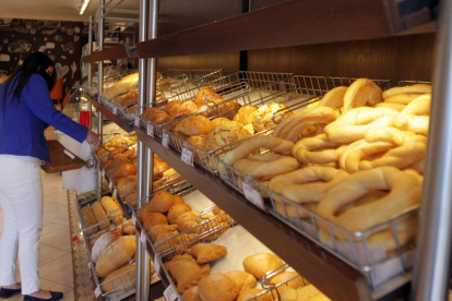 Durante el gobierno del expresidente Rafael Correa se estableció el precio del pan popular en 12 centavos. Desde entonces no ha subido.