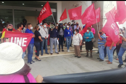 Los maestros se movilizarán en Guayaquil y Quito.