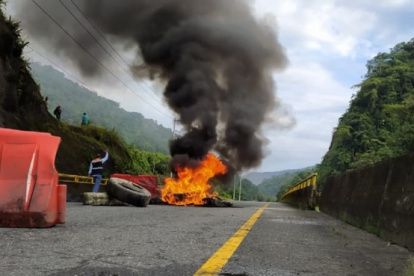 Protestas. Medios reportan bloqueos en Buenaventura, una de las principales rutas de transportaciòn.