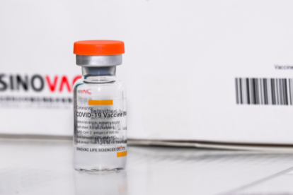 Lasso reveló que otro medio millón de dosis llegarán a Ecuador el próximo mes de junio.