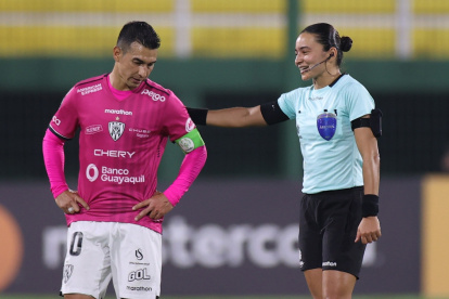 El partido entre Defensa y Justicia e Independiente del Valle fue dirigido por mujeres.