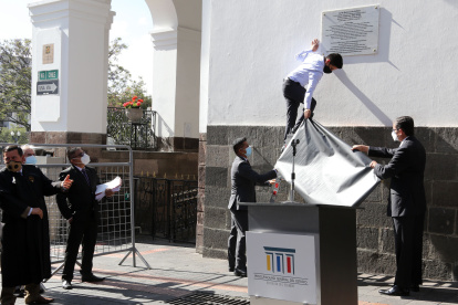 En la sentencia del caso Sobornos 2012-2016 se dispuso la colocación de una placa que hace énfasis a que los dineros públicos no deben ser utilizados de forma fraudulenta.