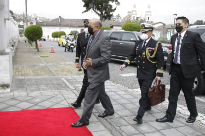 El ministro de Defensa, Fernando Donoso, tomó posesión de su despacho el pasado 26 de mayo y ahora se encargará del CIES.