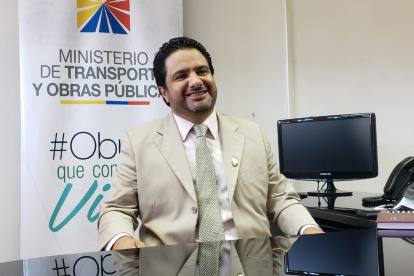 El nuevo subsecretario Eduardo Punín,en su despacho.