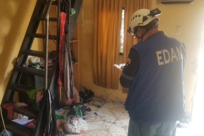 Pasado el mediodía de este viernes, personal del Cuerpo de Bomberos monitoreaba el lugar.