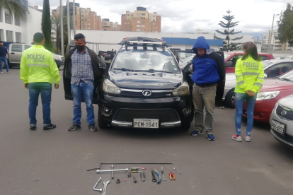 En lo que va del año, la Policía Nacional ha desarticulado a dos ‘megabandas’ de robacarros. Diecisiete personas fueron detenidas en los operativos.