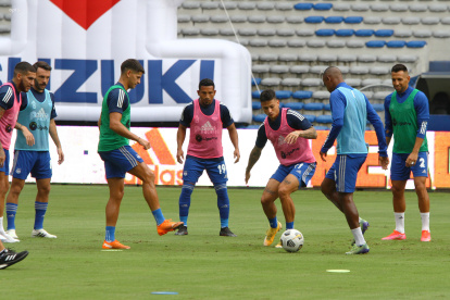 Opciones. Facundo Barceló y Alexis Zapata, de Emelec, estarían para la 
variante ante Independiente.