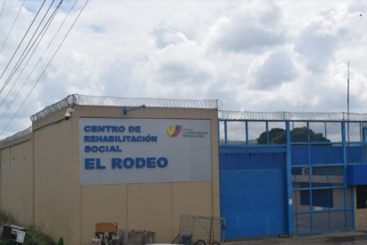 El saldo del violento hecho fue de un fallecido y tres heridos.