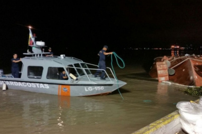 En la foto referencial se ve el trabajo que realizan agentes de la Fuerzas Armadas.