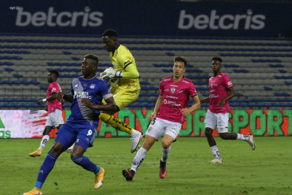Alejandro Cabeza (9) tuvo una opción de gol.