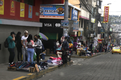 Se estima que Quito tiene 42.000 vendedores informales.