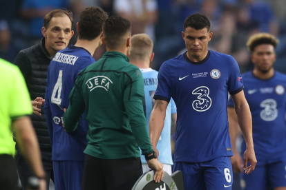 Thiago Silva, defensa del Chelsea, no podrá estar en el llamado de Tite para el duelo ante Ecuador.