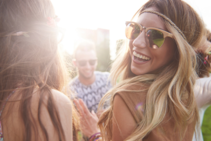 En marzo de 2020 Coachella confirmó su primera cancelación. En principio, se aplazó el festival para otoño de ese año, aunque la idea se mostró inviable conforme transcurrió la pandemia.