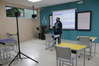 Las aulas del Liceo Panamericano cuentan con la tecnología necesaria para enseñar bajo la modalidad virtual y presencial. Los maestros velarán por la seguridad de los niños.



PERIODISTA : MARTHA TORRES  

FECHA : 25/05/2021 

Agencia (ag-extra)