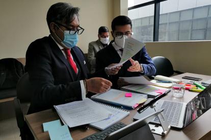 Audiencia. El abogado Paúl Ocaña expuso las razones por las que su defendido Carlos Pareja Yannuzzelli debe regresar a la cárcel 4 de Quito.