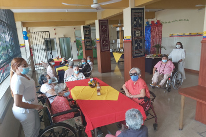 Actividad. Los adultos mayores disfrutaron de la jornada.