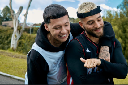 Su relación musical con Maluma nació por casualidad. Blessd se siente agradecido por la ayuda que el reguetonero dio a su carrera.