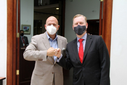 El ministro de Gobierno César Monge y Embajador de EE.UU. Mike Fitzpatrick se reunieron este jueves 3 de junio para tratar temas de cooperación binacional en seguridad.