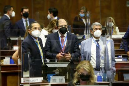 Luis Almeida, Henry Kronfle y Carlos Falquez, entre otros, integran el bloque del PSC y aliados en la Asamblea Nacional.