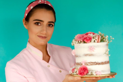 Desde pequeña se enamoró de la pastelería, también del mar. Ahora sus dos aficiones rodean su vida.