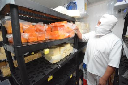 a empresa ecuatoriana Mondel, que el año pasado realizó su primer envío de queso azul a EE. UU., tiene un centro de distribución en Sangolquí, al suroriente de Quito.

 Quito 03 de Junio de 2021 Agencia(ag-extra ag-expreso-ag-quito) Gustavo Guaman
