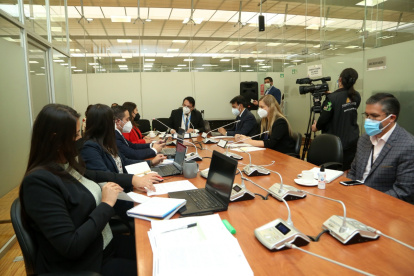 La sesión de la Comisión de Fiscalización se desarrolló de formar mixta: presencial y virtual.