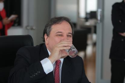 Rueda de prensa del Ministro de Economía y Finanzas, Simón Cueva.