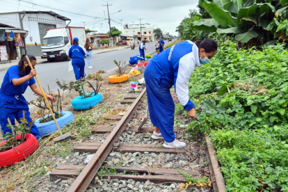 Vecinos y la Policía se juntaron para cambiarle la cara a la vía principal de la ciudadela Las Margaritas 1.