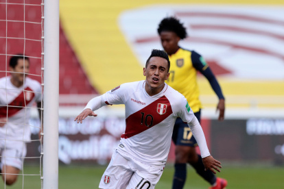 Christian Cueva celebra el primer gol del partido, que llegó tras un contraataque efectivo