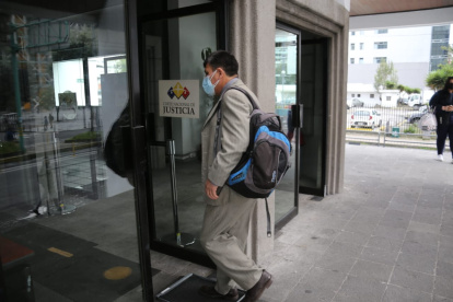 Diligencia. El fiscal general subrogante Wilson Toainga ingresa a la Corte.