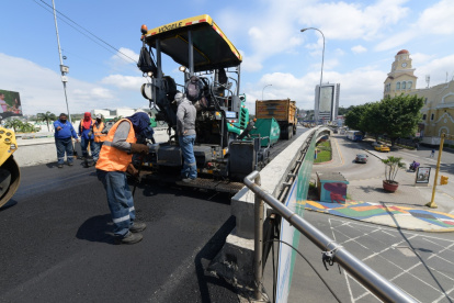 Labor. La carpeta asfaltica es reemplazada.