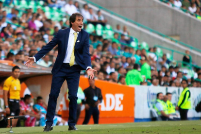 Guillermo Almada reveló que está cerca a renovar su contrato con el Santos Laguna.