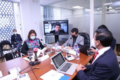 Participación. Asambleístas que no forman parte de la comisión se unieron a la sesión. Cada uno expuso los reclamos de la provincia a la que pertenecen. La sesión duró cuatro horas.