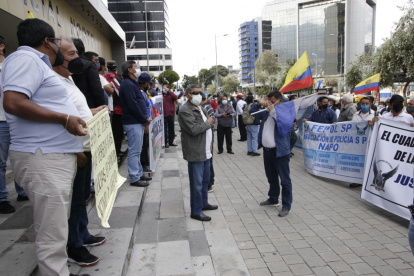 Plantón. La semana pasada pensionistas del Isspol protestaron en Quito.