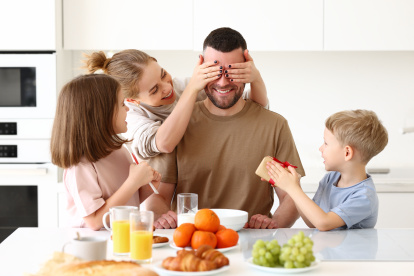 Prepare un desayuno sorpresa para papá