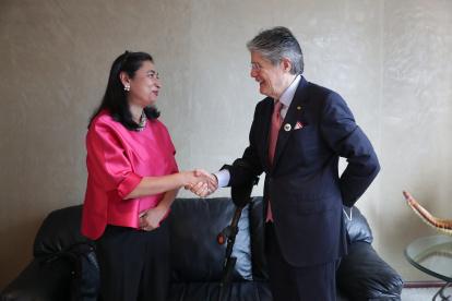Guillermo Lasso se reunió con Anita Bathia para tratar temas que mejoren la calidad de vida de las niñas y mujeres del país.