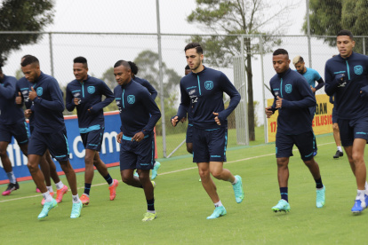 La selección ecuatoriana entrenó ayer previo a su viaje hacia Brasil.