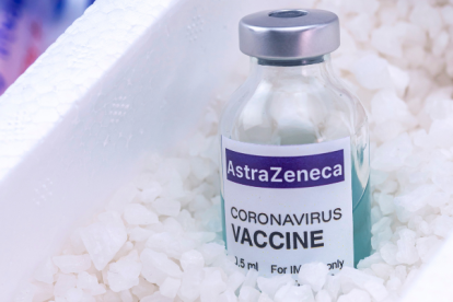 Todas las vacunas aprobadas por la EMA, incluida la de AstraZeneca, mantienen una relación positiva de beneficio-riesgo, especialmente en los ancianos y vulnerables.