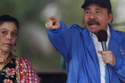 La pareja que domina Nicaragua rechaza las críticas que le llueven del extranjero por el arresto de miembros de la oposición.
