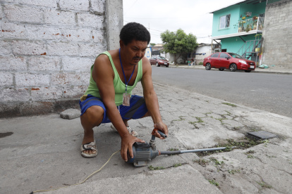 Los habitantes dicen estar cansados de que en el cantón los problemas por la escasez continúen.